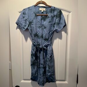 Cloth and Stone Blue Tie Dye Smocked Back dress Size: M